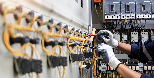 Professional Electrician technician working in Meadowbrook, VA
